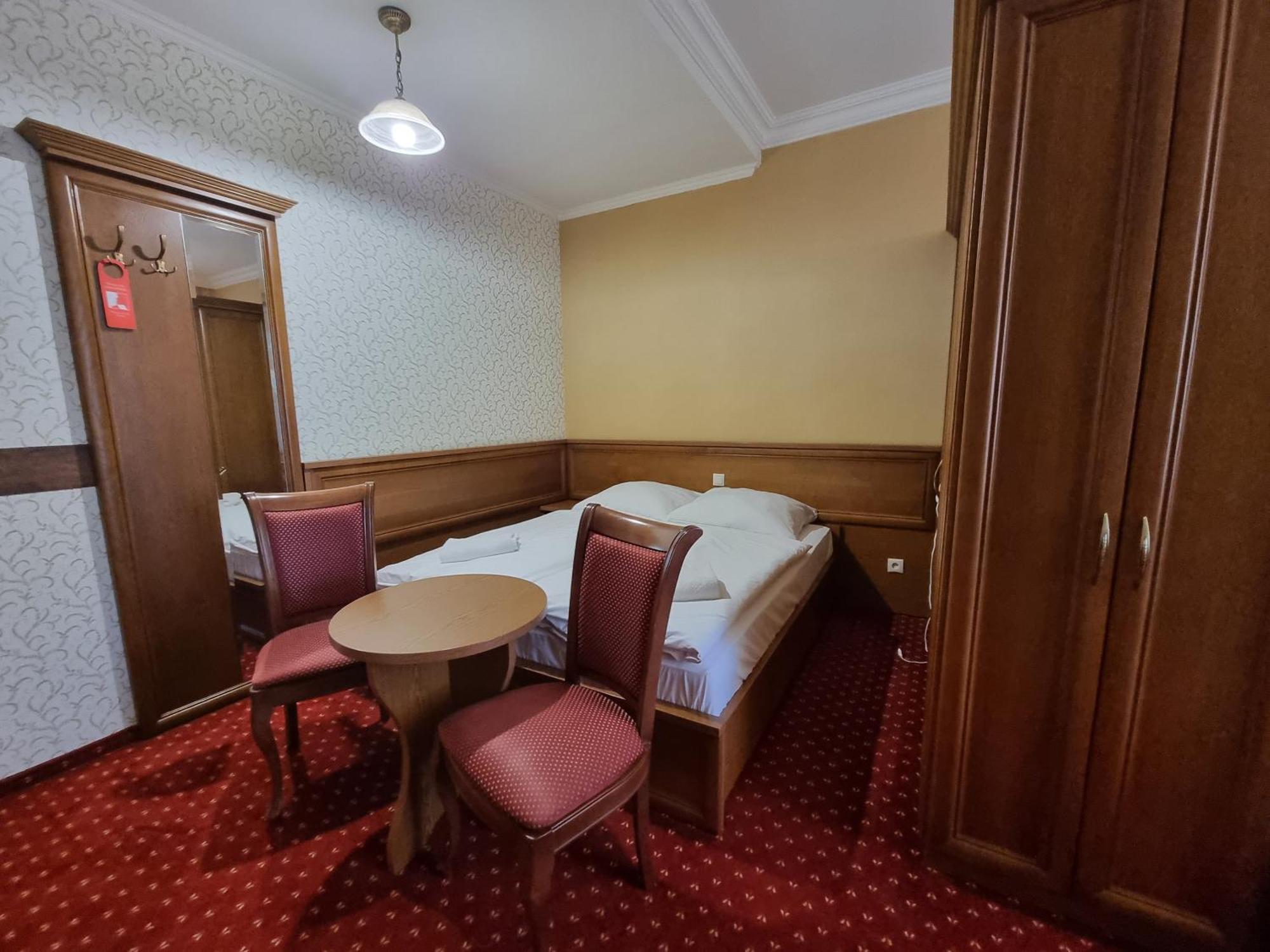 Palac Lucja Bb Zakrzow  Экстерьер фото