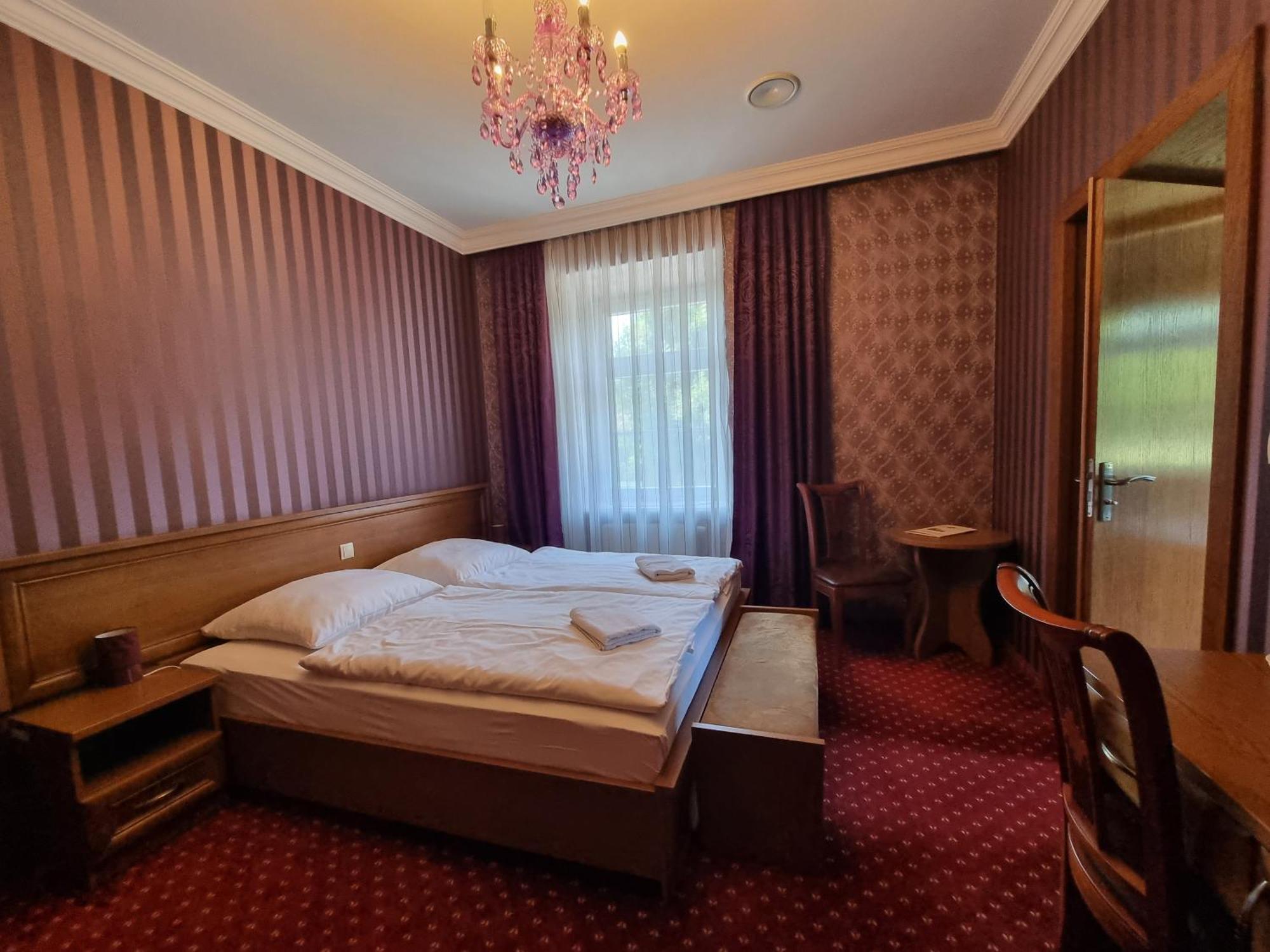 Palac Lucja Bb Zakrzow  Экстерьер фото