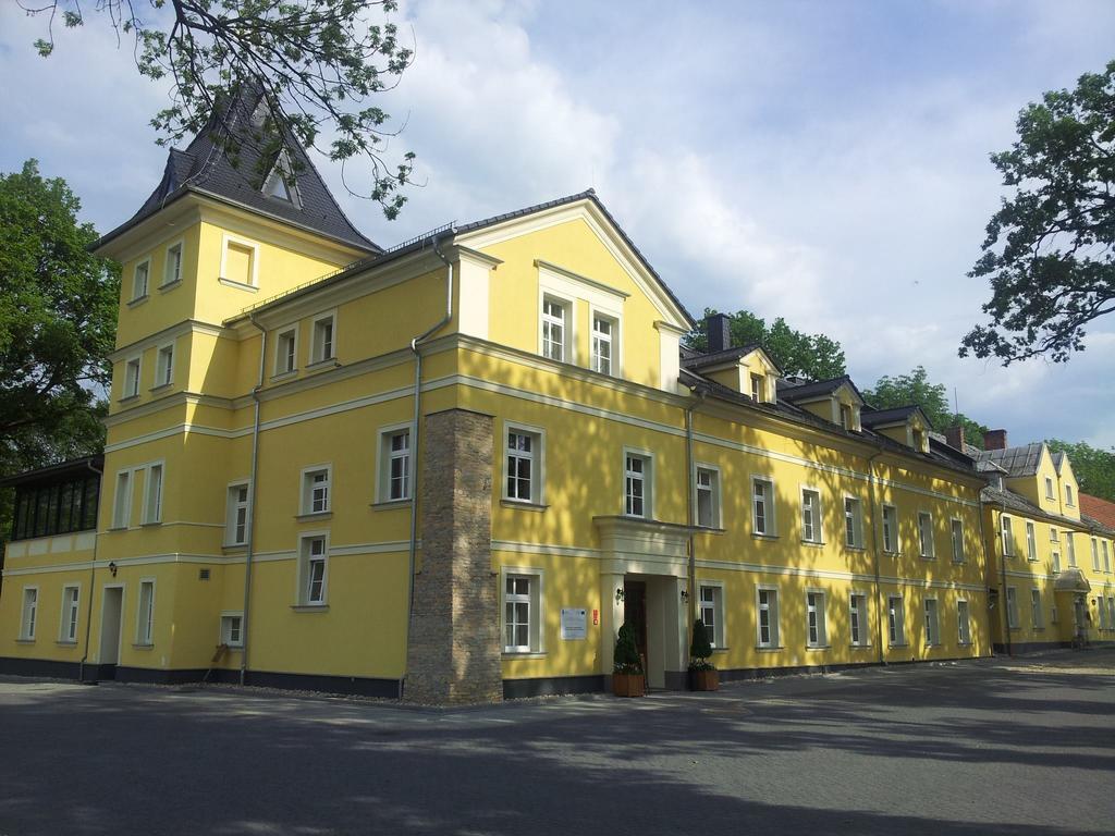 Palac Lucja Bb Zakrzow  Экстерьер фото